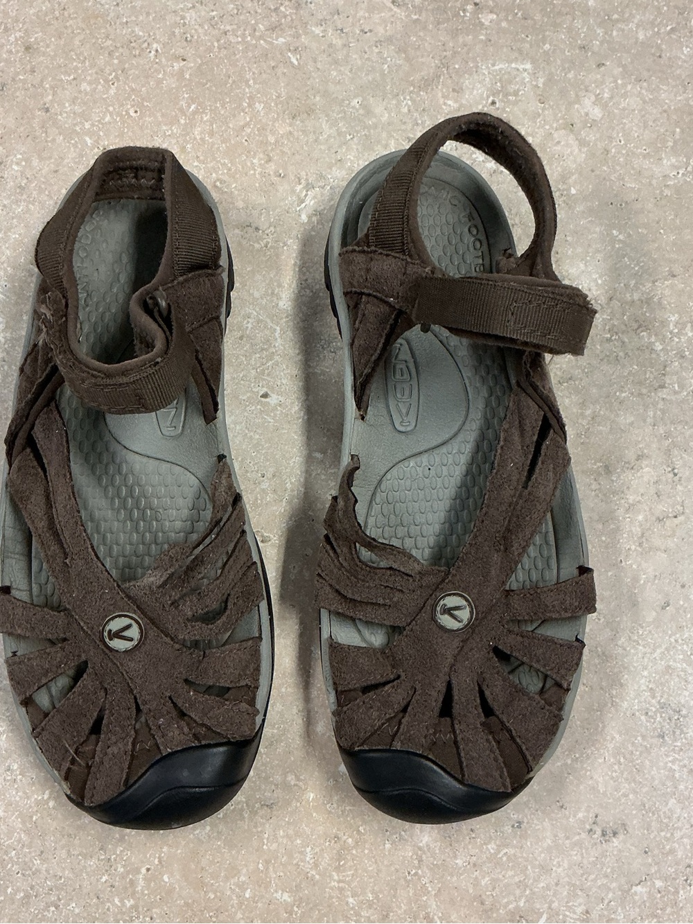 Keen Rise Adventure Sandals SZ 8 Brown Strappy Design Hook & Loop Closure Hiking